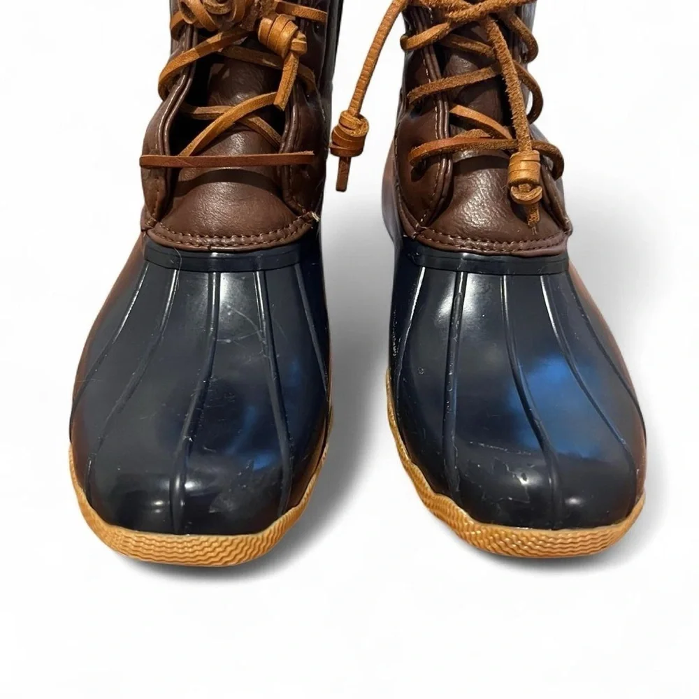 Girl’s Sperry duck boots